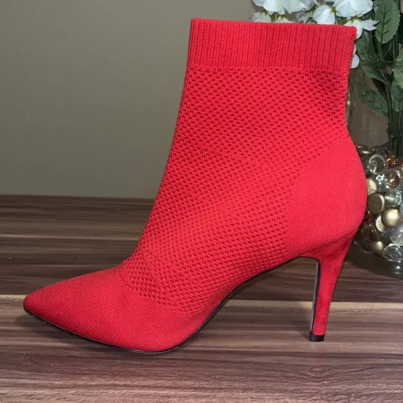Mia, McKinley  perforated, red knit, sock booties - Picture 5 of 14